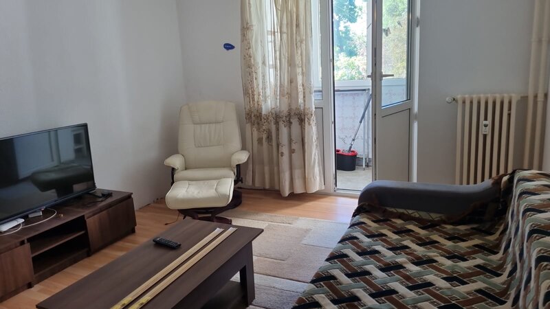 Titan, Nicolae Grigorescu stradal, 5 minute metrou,