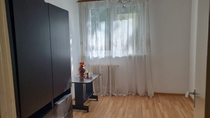 Titan, Nicolae Grigorescu stradal, 5 minute metrou,